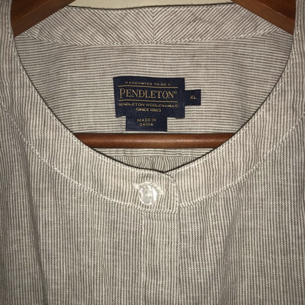 Pendleton Sleeveless Button Up Shirt - Picture 3 of 4